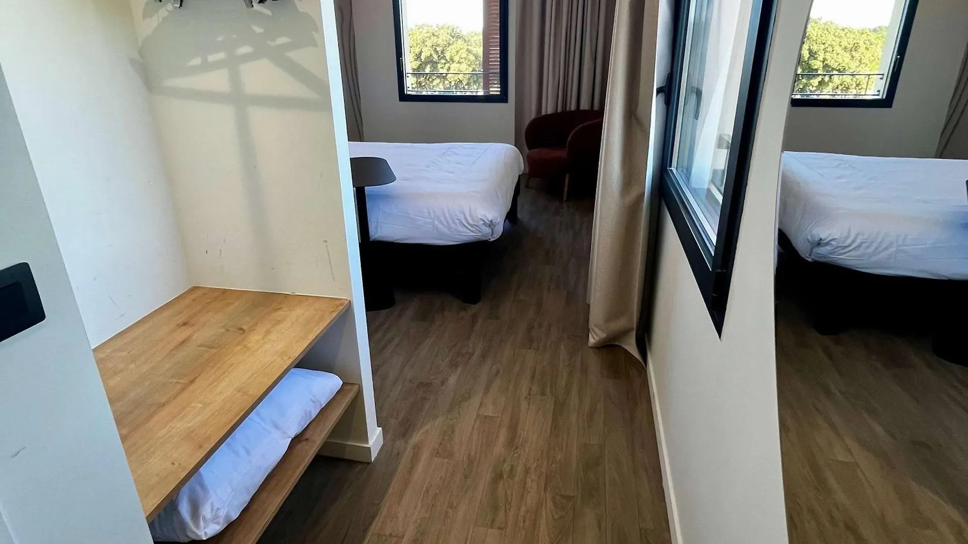 Hotel Ibis Styles Cabries Aix-En-Provence Tgv 0*,  France